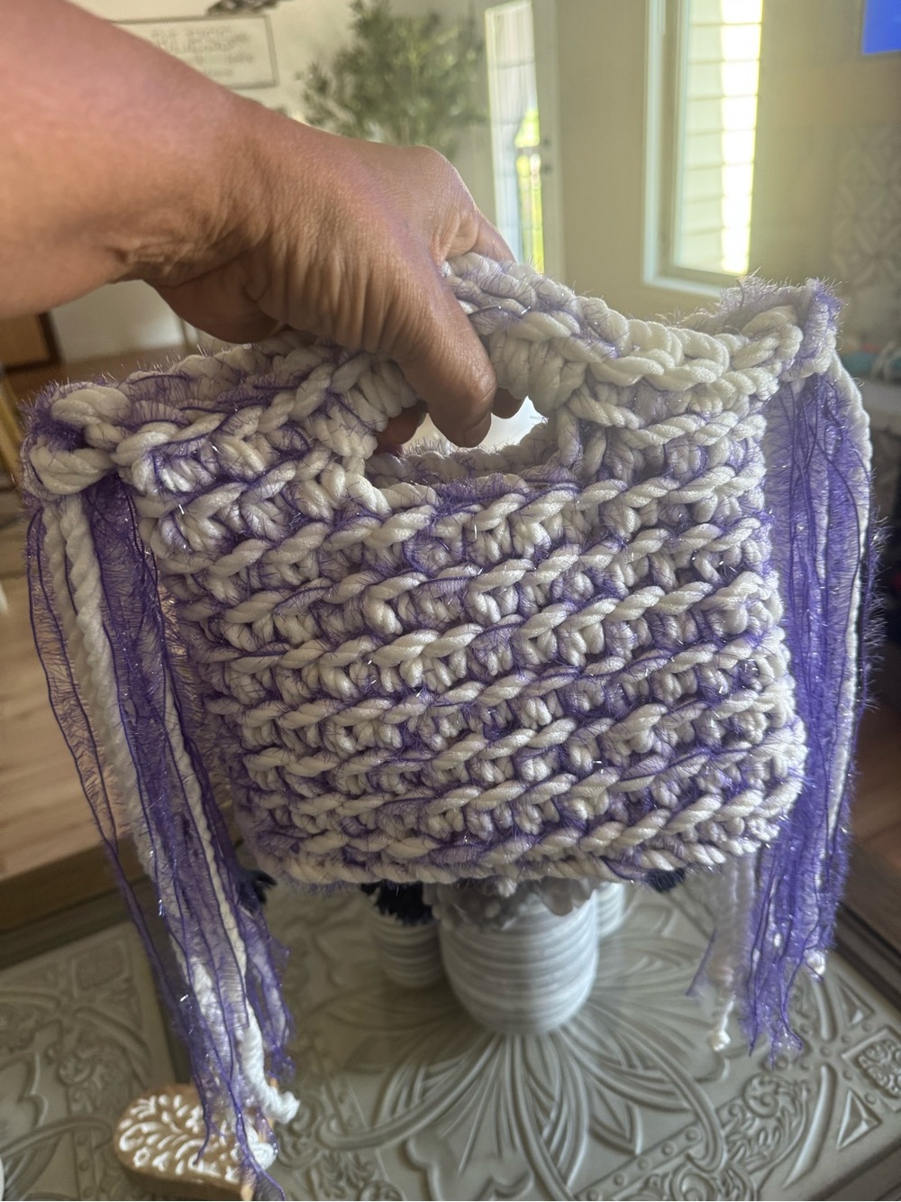 Bonita Bolso Handwoven  Crochet Bag in Purple & White by Yvonne
